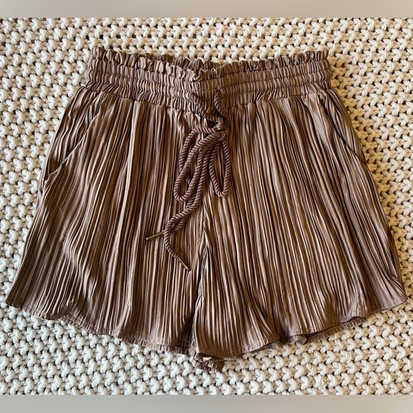 Heartloom bronze Bree Short - Picture 2 of 5